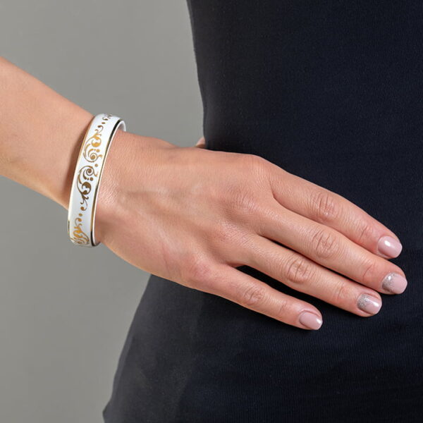 Barokový biely a zlatý náramok z jemného porcelánu